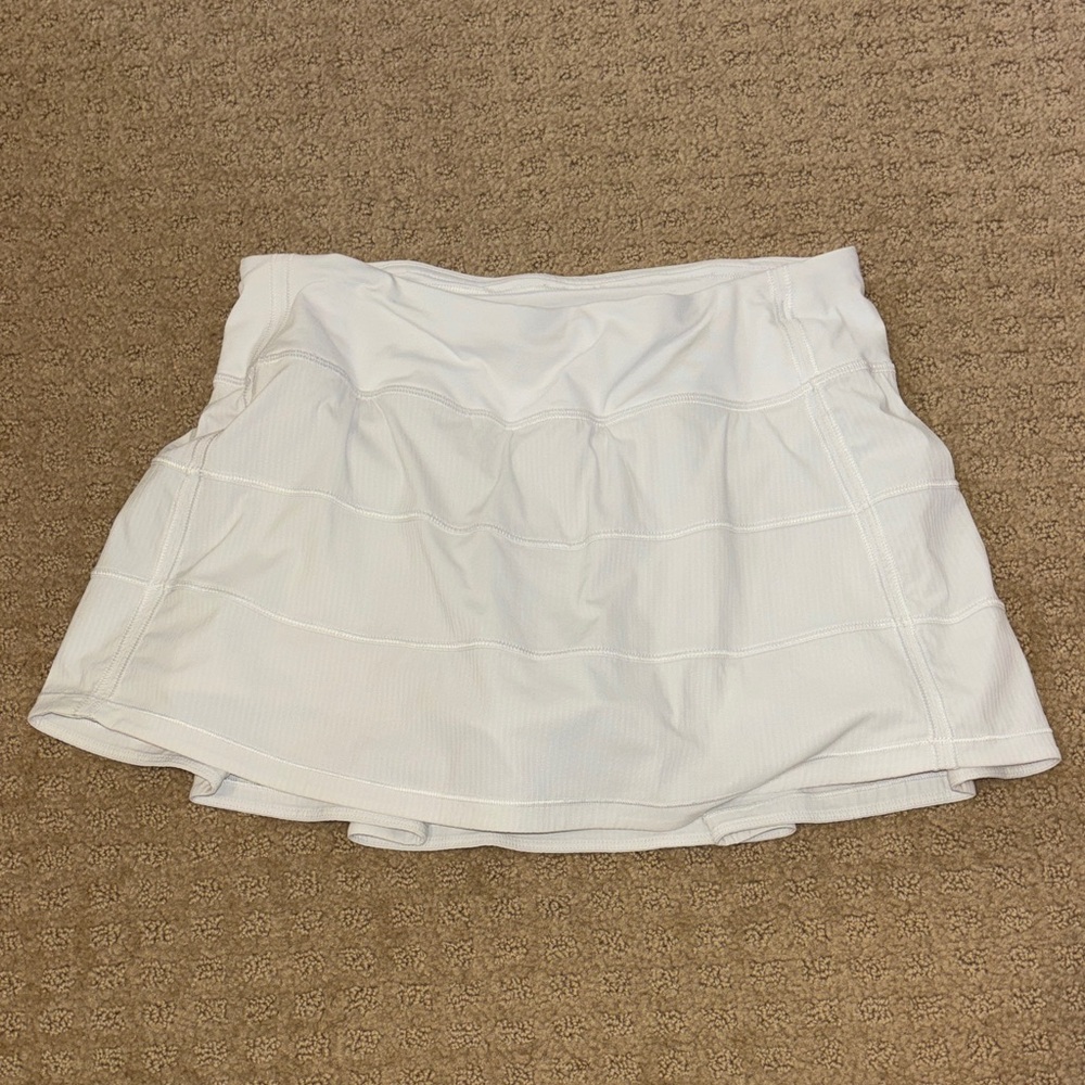 Lulu white pace rival short skirt size 4